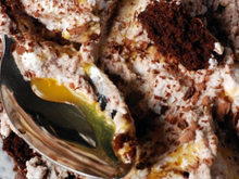 Gâteau au chocolat, chantilly au chocolat et passion