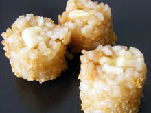 California rolls banane, caramel au beurre salé et flocons d'érable