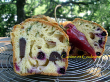 Cake aux gésiers confits, baies de cassis & tomme de montagne