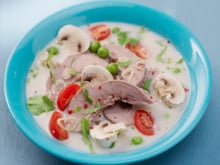 Soupe thaï au lait de coco et langues d'agneau