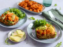 Tartines de pain perdu à la patate douce rôtie et à la tomme