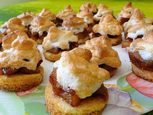 Toasts aux pommes meringuées