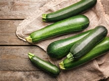 L'astuce imparable pour conserver vos courgettes plus longtemps au frigo sans qu'elles ne pourrissent