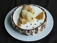 Croustillant praliné et mousse de poire dans son habit joconde imprimé