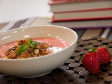Granola au lassi de fraises rondes de France
