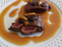 Magret de canard à la crème de miel et marrons