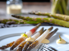 Asperges de 'Candor' à l'anguille fumée de la Somme