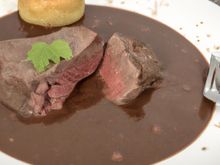 Filet de bœuf de Chalosse aux échalotes confites à la lie de vin de Tursan