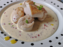 Filet de blanc de volaille au petit fumé et à la créme de roblechon