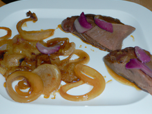 Magrets de canard et confit d'oignons au cidre Pays d'Auge