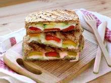 Croque-monsieur mozza avocat et poivron
