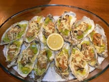Huîtres chaudes au champagne et poireaux