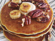 Pancake banane et noix de pécan