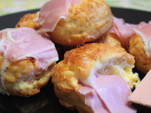 Gougères au reblochon et jambon
