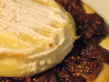 Tarte fine au saint marcelin et figues séchées