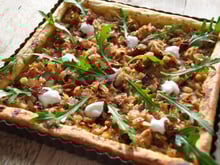 Tarte aux échalotes et à la moutarde