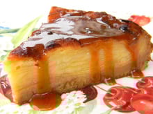 Gâteau invisible aux pommes et crème caramel au beurre salé
