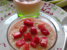 Terrinettes de rhubarbe et de fraises