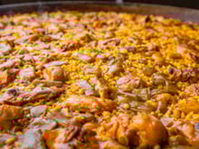 C’est scientifiquement prouvé : voici les 10 ingrédients parfaits pour une paëlla maison