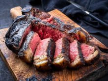 “Est-ce qu’on n'est pas sur la plus belle façon ?” : Juan Arbelaez partage sa technique en plusieurs temps pour une incroyable côte de bœuf au barbecue !