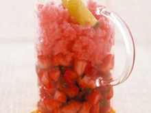 Tartare de Fraises du Périgord à la menthe et granité aux Fraises