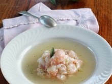 Tartare de langoustines, langoustines vapeur et bouillon au gingembre