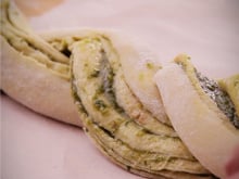 Pain tressé au pesto