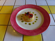 Sablés au comté à la crème pâtissière à l'ail de Lomagne, tomates confites et coulis basilic