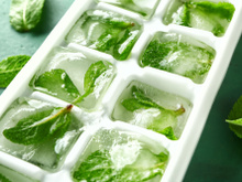 Voici comment utiliser vos bacs à glaçons pour éviter le gaspillage alimentaire !