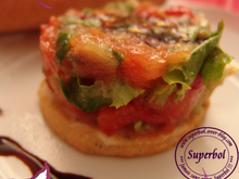 Tartare de légumes sur sablés de parmesan