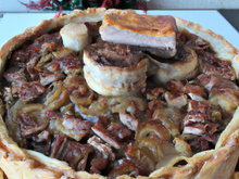 Tourte de Noël au canard et foie gras
