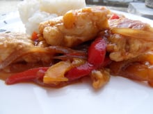 Poisson sauce aigre douce aux 2 poivrons