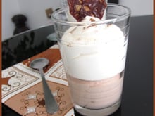 Mousse aux 2 chocolats et tuile Carambar
