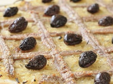Pissaladière et mesclun de salade au fenouil