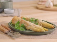 Asperges des Sables des Landes IGP en feuilles de brick et fromage aux herbes
