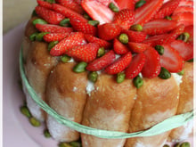 Charlottes aux fraises à la pistache
