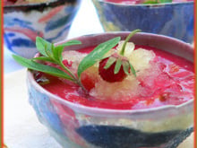Soupe de fraises pochées, granité verveine
