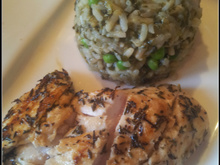 Poulet au thym, citron et riz pilaf épinards et petits pois