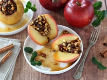 Ces pommes au four farcies aux fruits secs sont le dessert parfait du quotidien