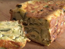 “Super bon, je recommence la semaine prochaine” : ce pain de courgettes noté 4.7/5 par les lecteurs de 750g va être votre recette de l’été !