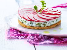Tartelettes fines aux radis et au St Môret