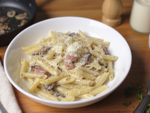 Pâtes aux champignons à la crème et aux lardons