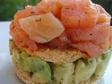 Millefeuille de saumon fumé et avocat