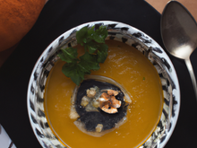 Soupe de courge et panais aux truffes et noix de saint jacques