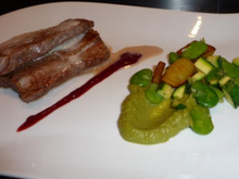 Bœuf saveurs de bloody mary et son écume de céleri lardée, poêlée de légumes vanillés, ketchup à la fraise