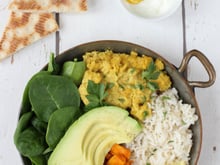 Bol de lentilles aux épices à l'indienne