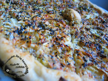 Pizza à la crème, fenouil, parmesan et graines de sésame