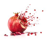 Comment peler et égrainer une grenade sans repeindre sa cuisine ?