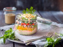 Manger équilibré en dehors de la maison, c'est possible et facile