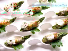 Asperges vertes au Roquefort Papillon, façon tapas